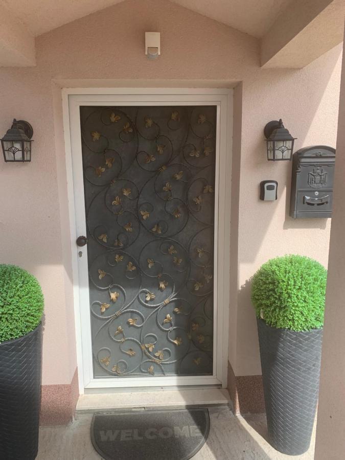 Studio Apartmant Leona With Parking Place Split Zewnętrze zdjęcie